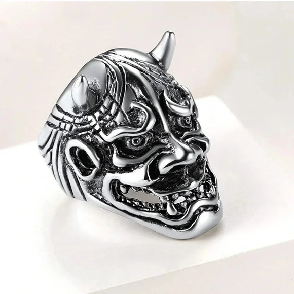 Stainless steel bold large devil statement ring - Picture 5 of 10